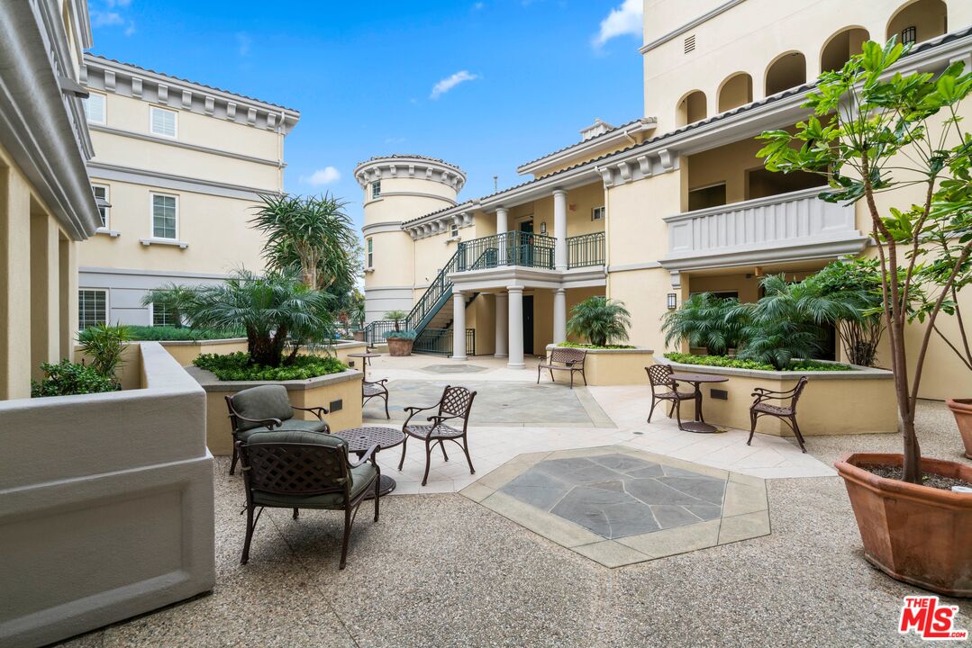 7101 PLAYA VISTA DR Unit: 204