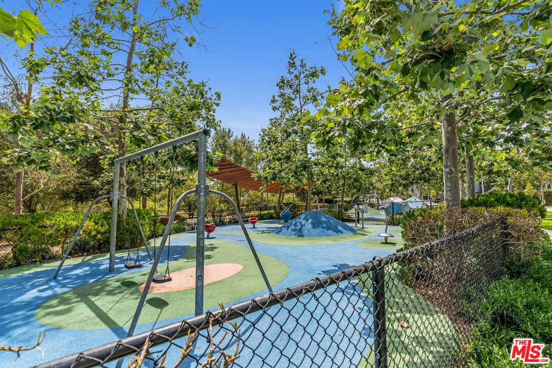 7101 Playa Vista Dr Unit: 205