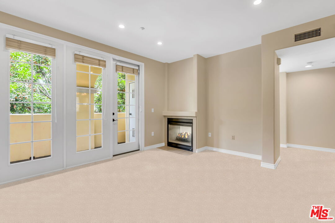 7101 Playa Vista Dr Unit: 205