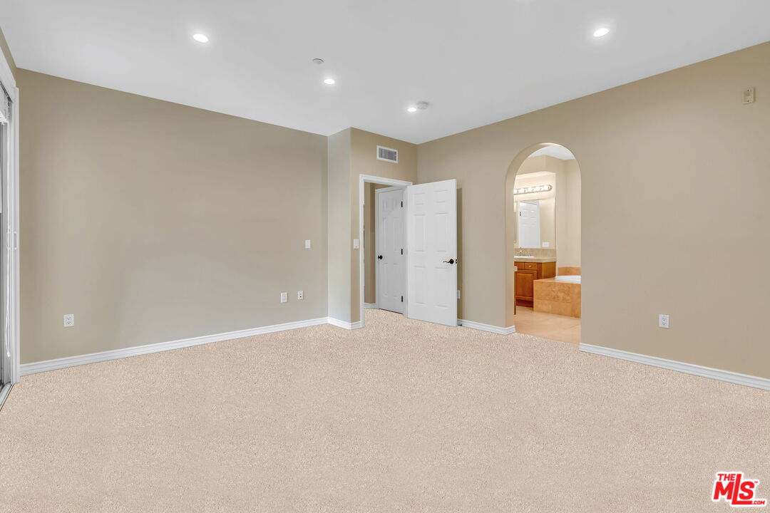 7101 Playa Vista Dr Unit: 205