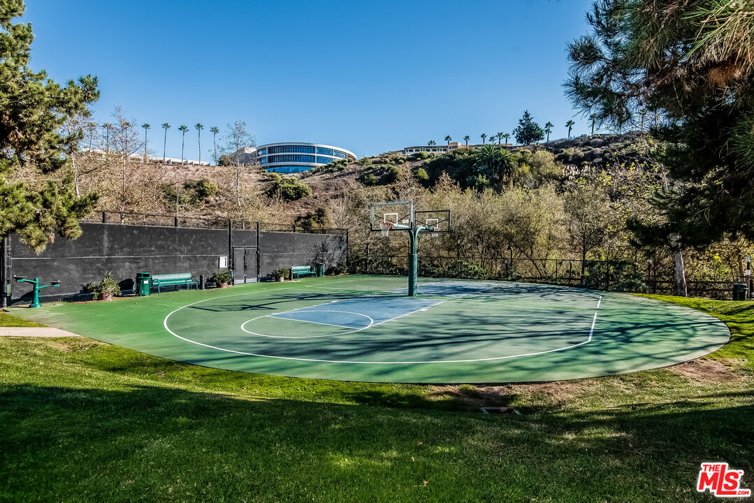 7101 Playa Vista Dr Unit: 205