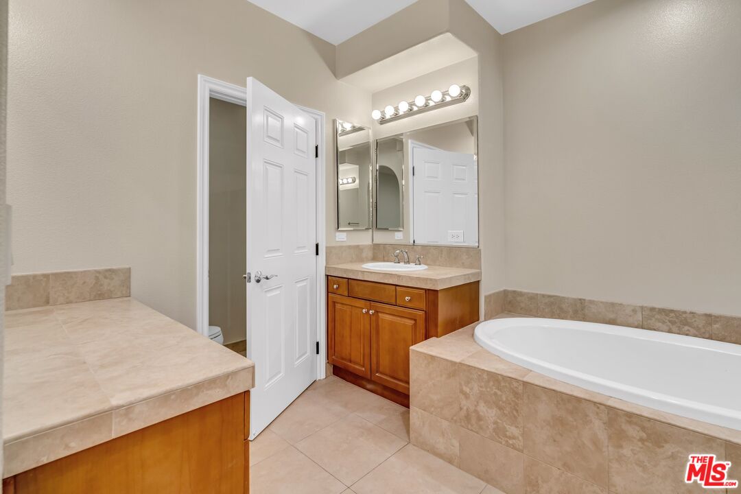 7101 Playa Vista Dr Unit: 205