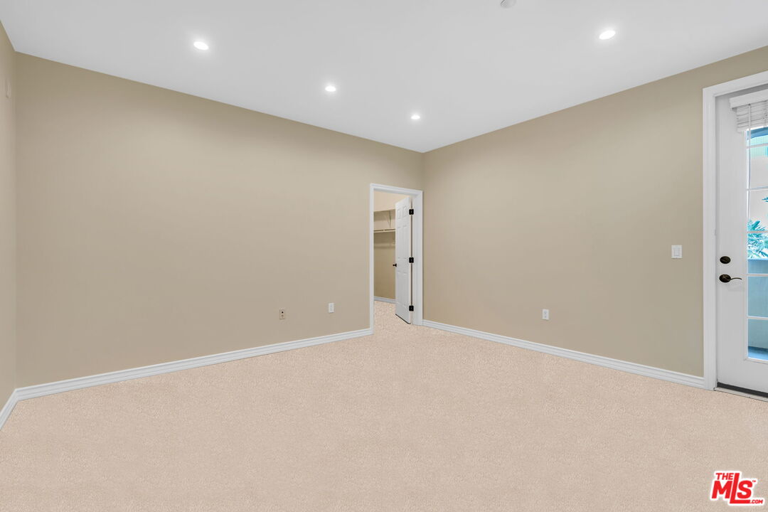 7101 Playa Vista Dr Unit: 205