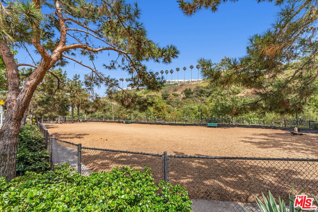 7101 Playa Vista Dr Unit: 205