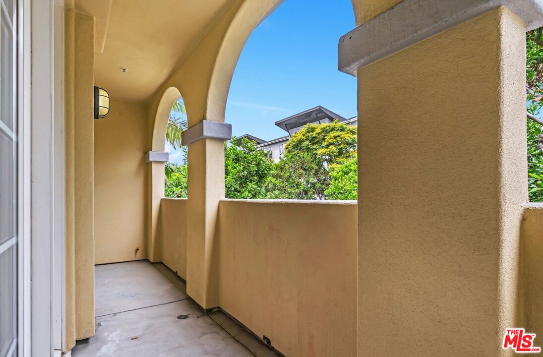 7101 Playa Vista Dr Unit: 205