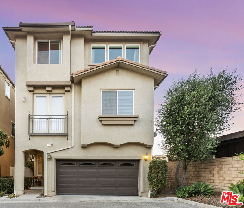 1503 Mission Ln
