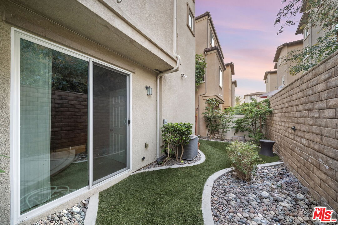 1503 Mission Ln