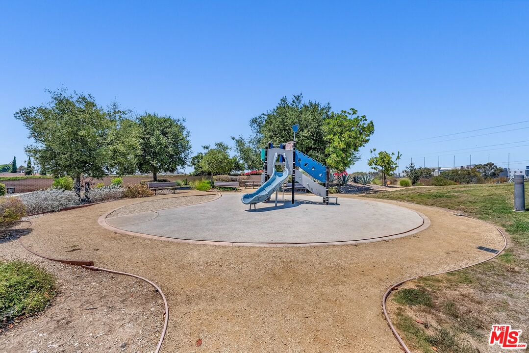 1503 Mission Ln