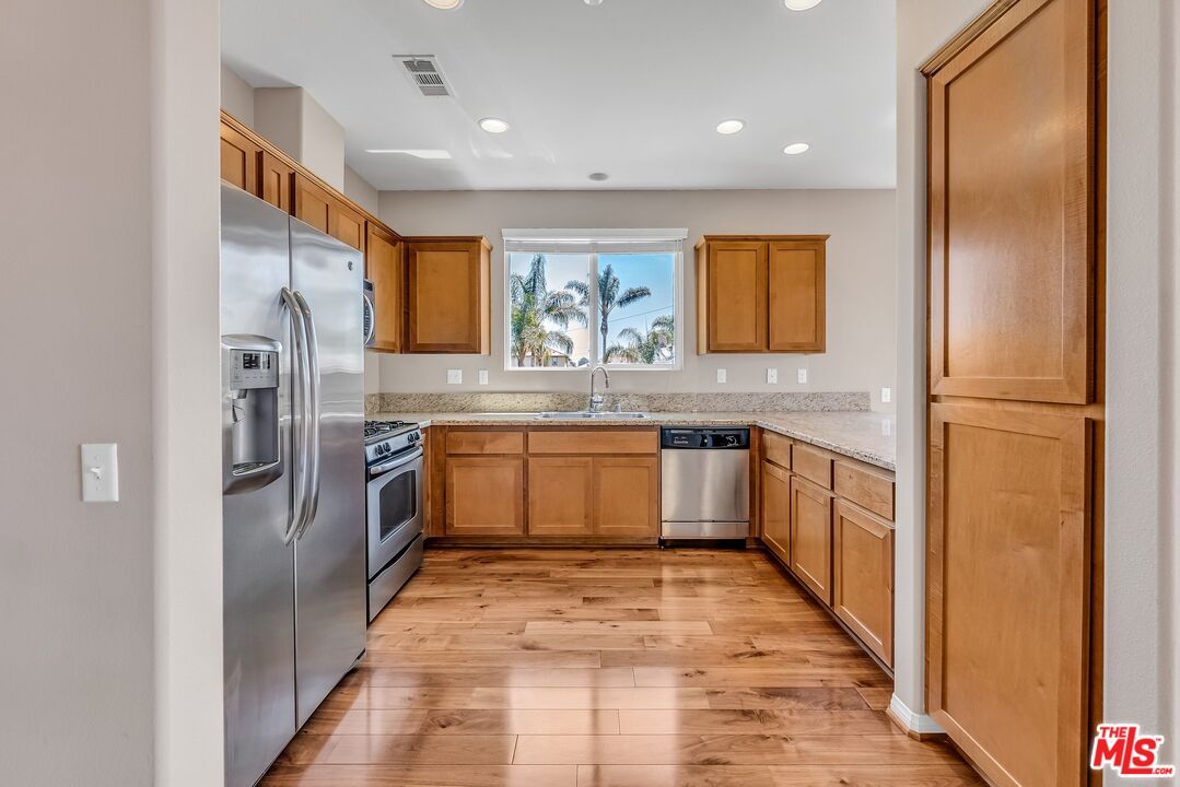 1503 Mission Ln