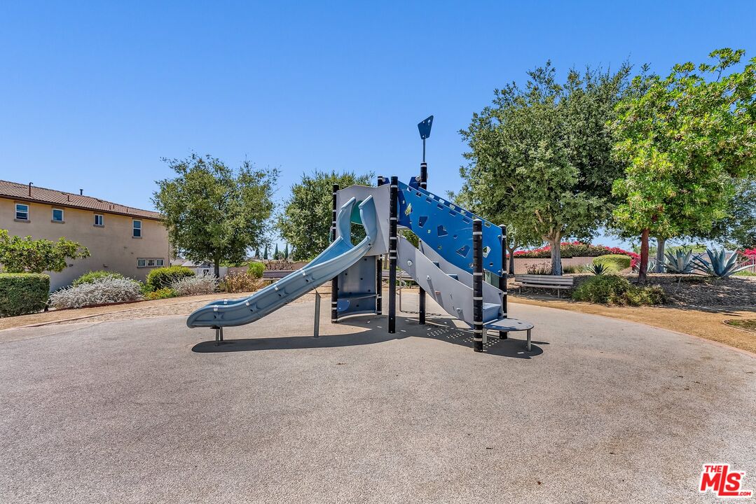 1503 Mission Ln