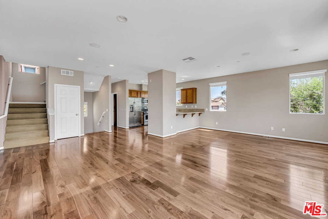 1503 Mission Ln