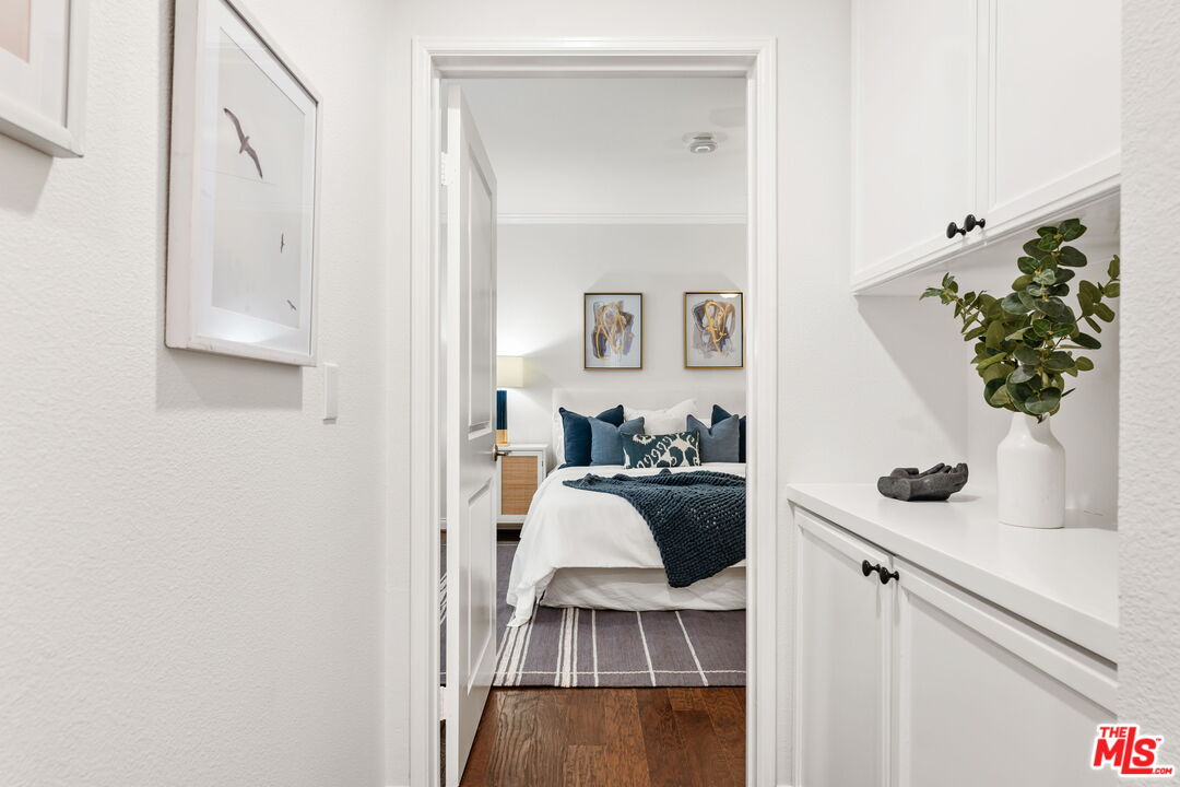 5625 Crescent Park West Unit: 110