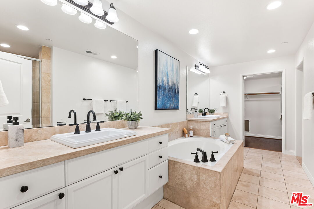 5625 Crescent Park West Unit: 110