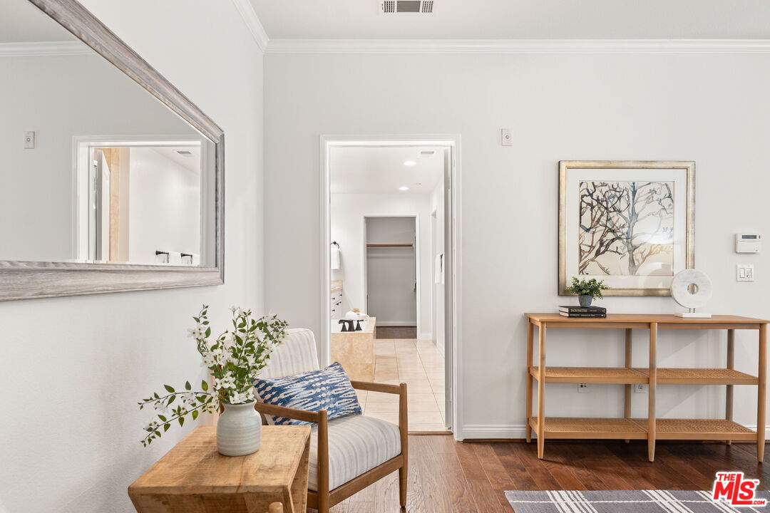 5625 Crescent Park West Unit: 110