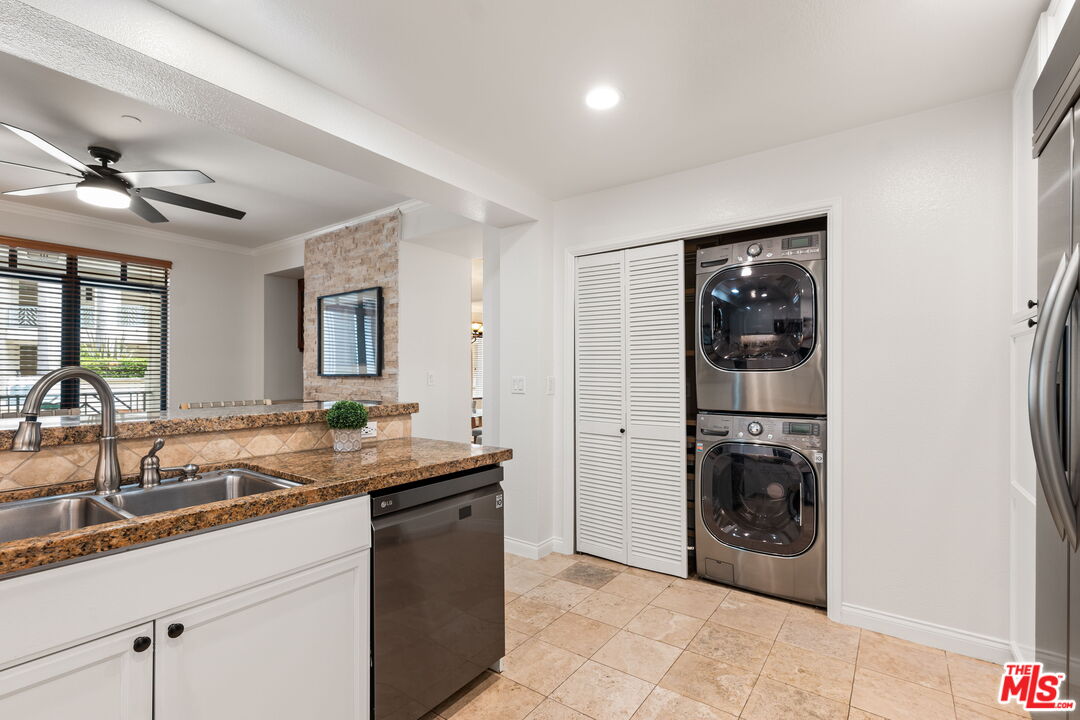 5625 Crescent Park West Unit: 110