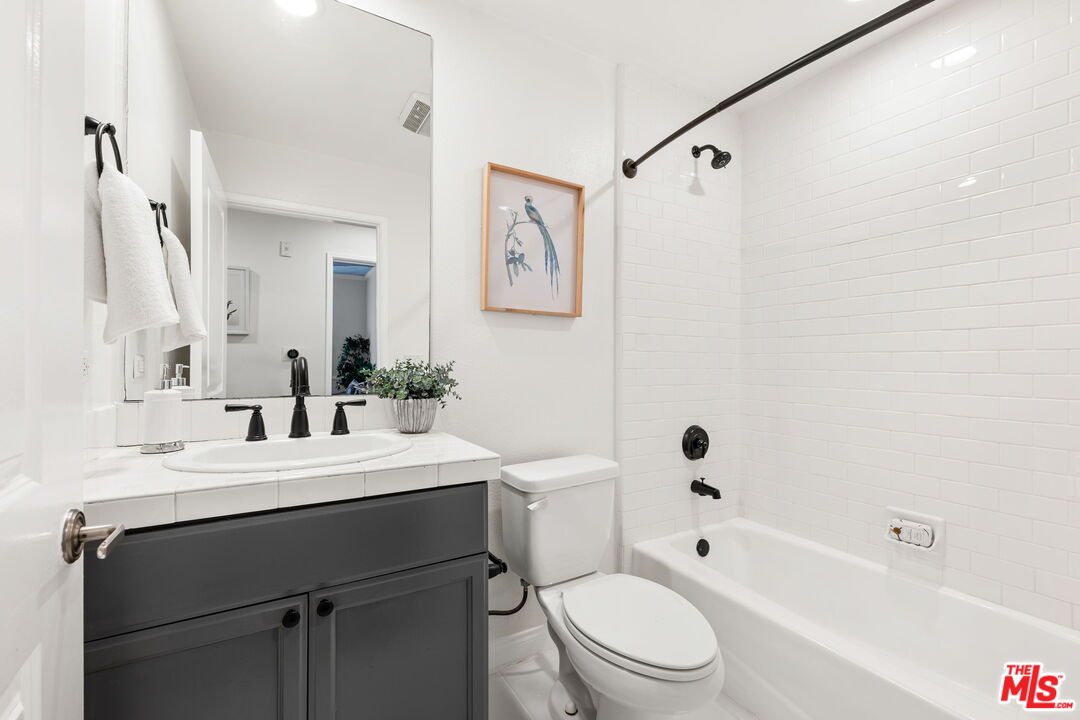 5625 Crescent Park West Unit: 110