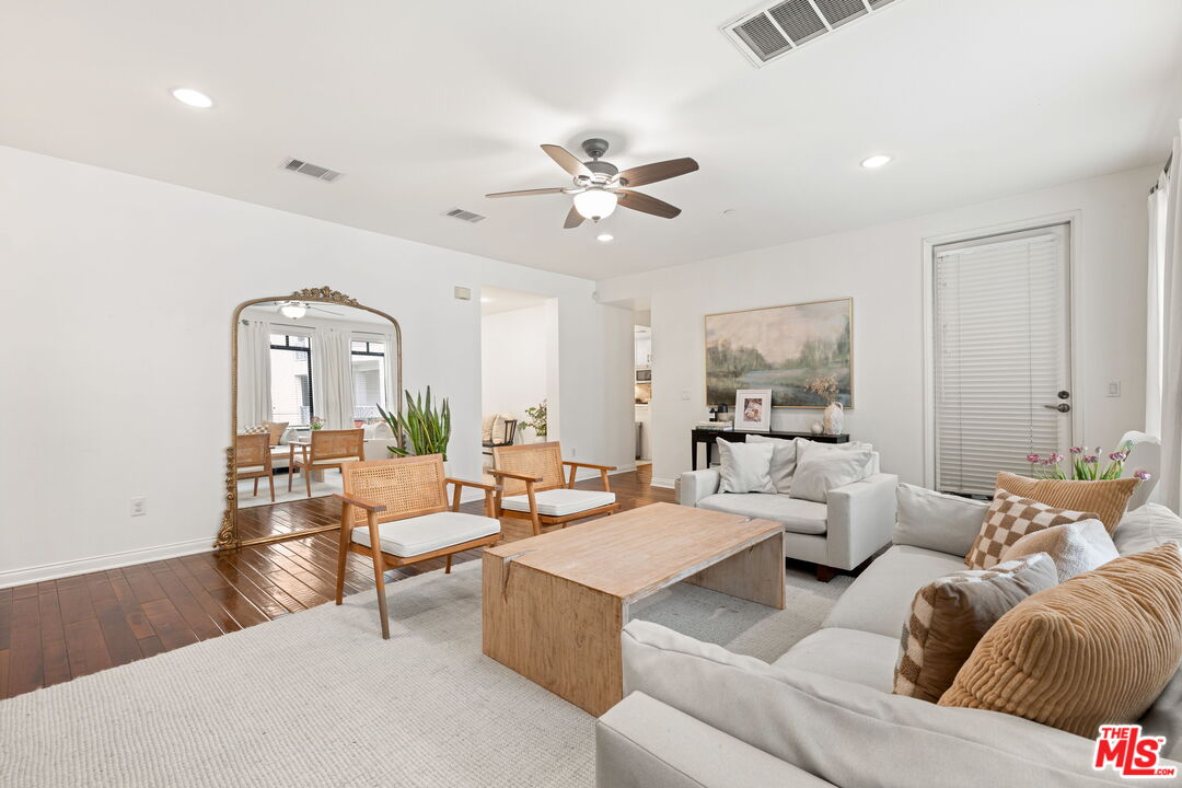 5625 Crescent Park West Unit: 207