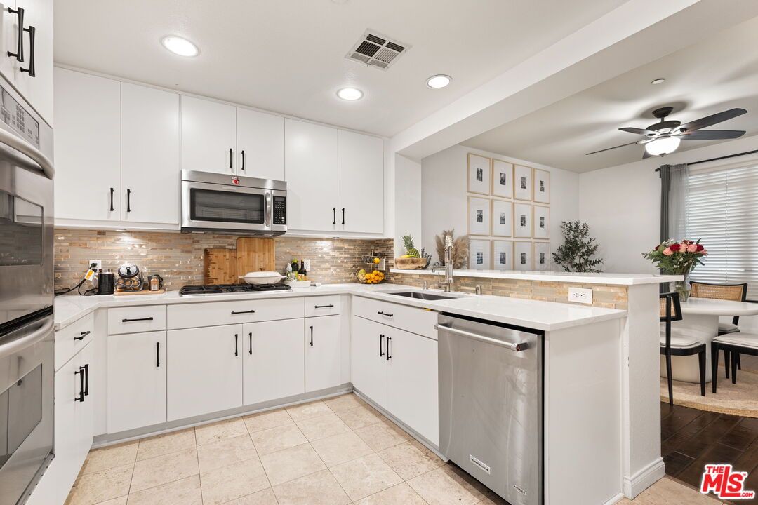 5625 Crescent Park West Unit: 207