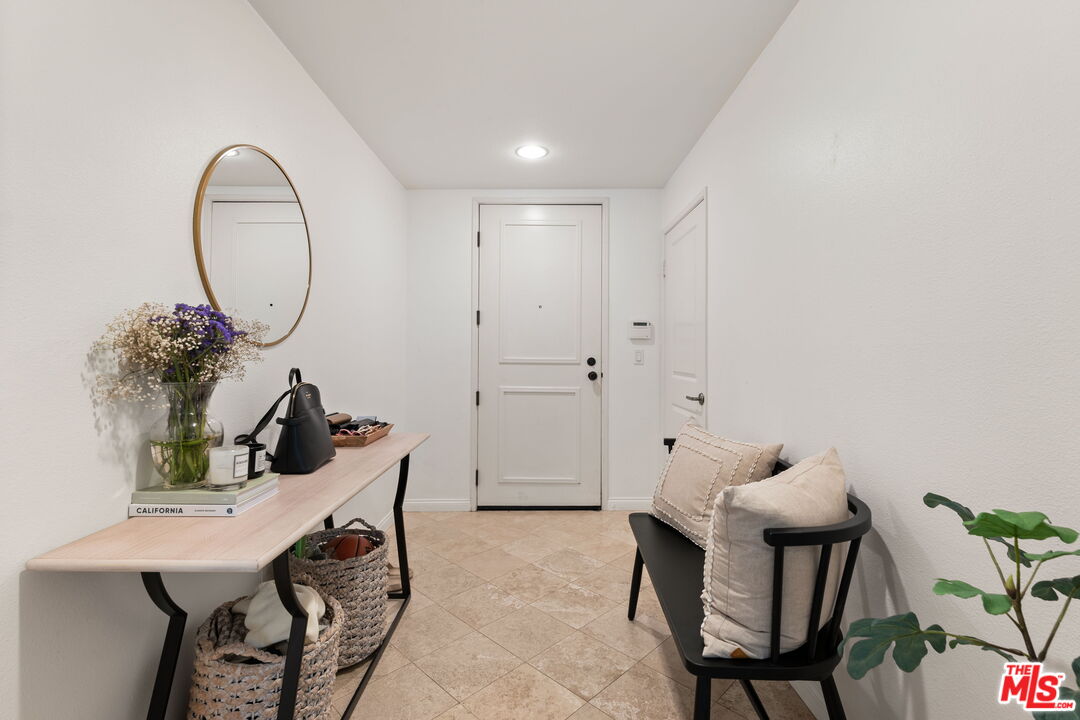 5625 Crescent Park West Unit: 207