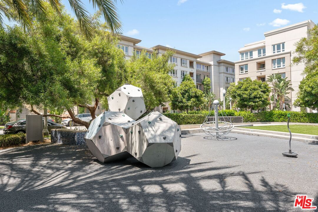 12473 Osprey Ln Unit: 1