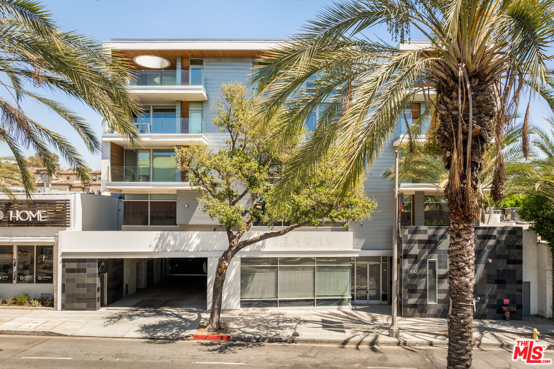 482 S Arroyo Pkwy Unit: 306