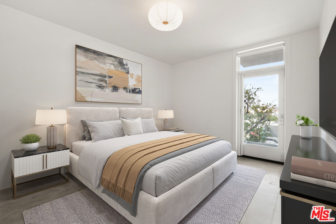 482 S Arroyo Pkwy Unit: 306