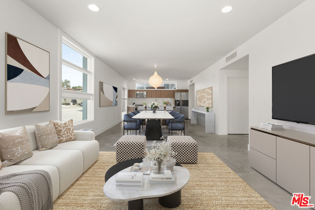 482 S Arroyo Pkwy Unit: 306