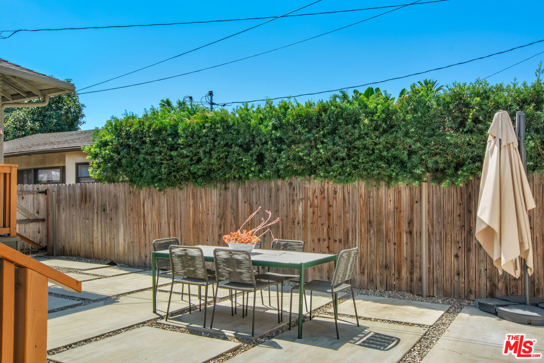 2347 W 29th Pl