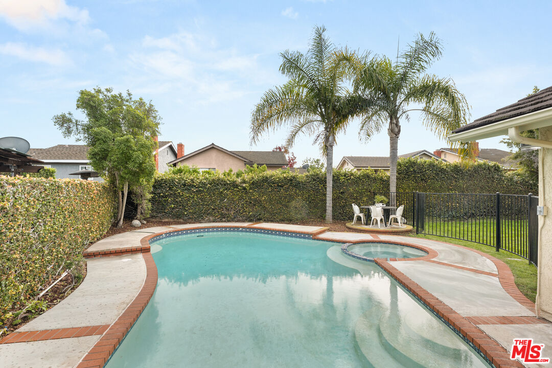 6514 S Copperwood Ave