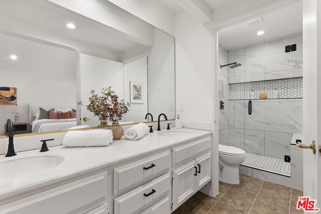 6514 S Copperwood Ave