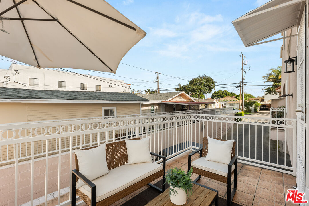 4057 W 147th St Unit: 105