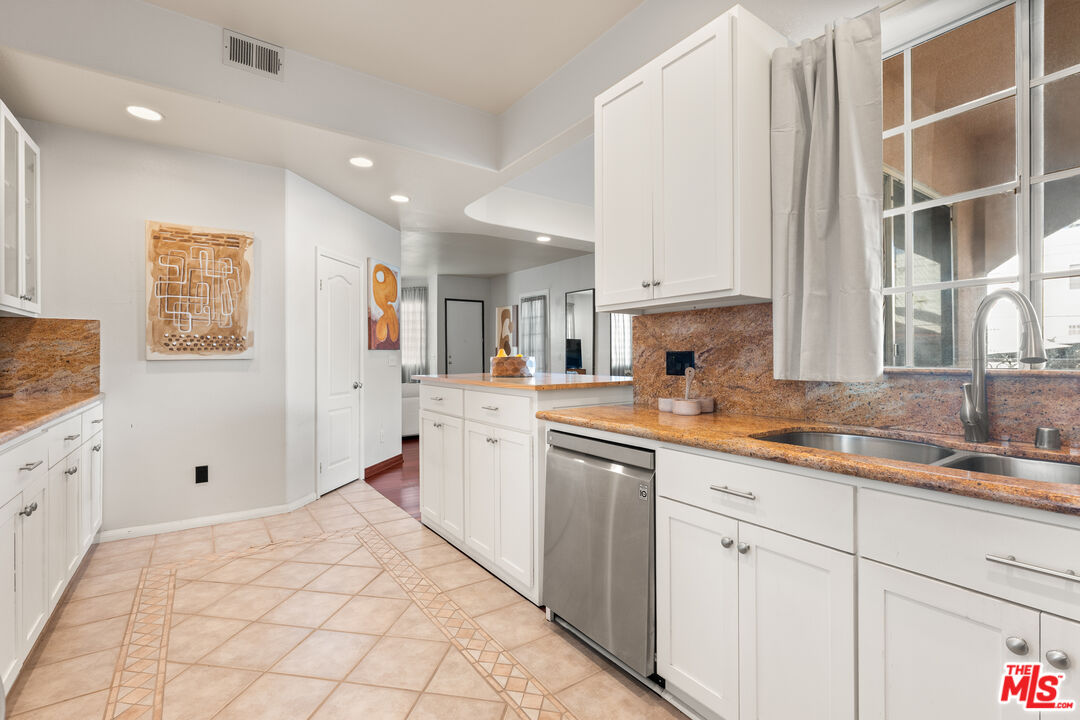 4057 W 147th St Unit: 105