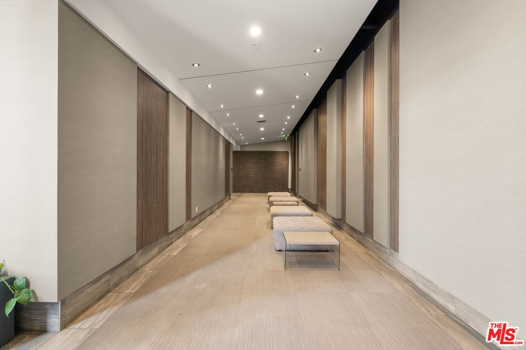 482 S Arroyo Pkwy Unit: 306