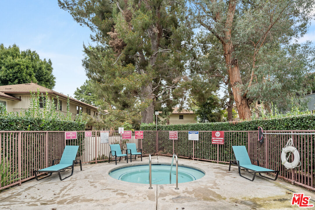 5827 Bowcroft St Unit: 2