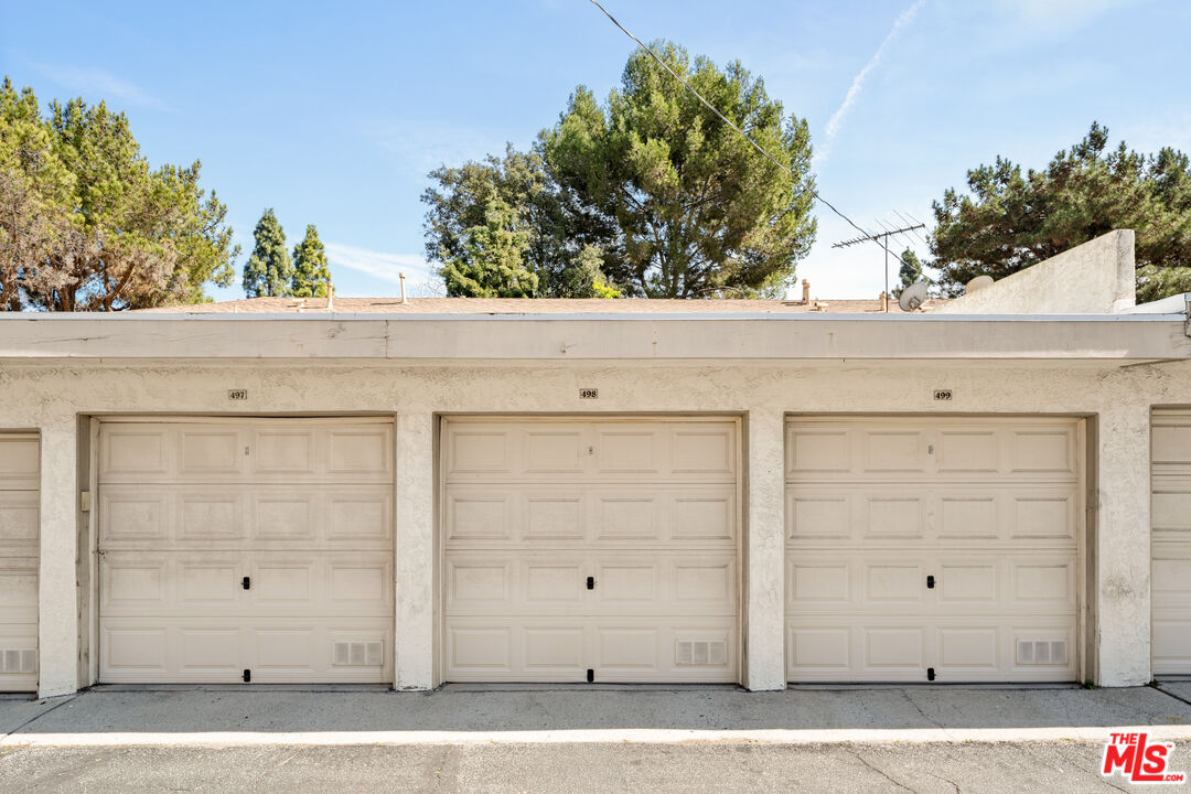 5827 Bowcroft St Unit: 2