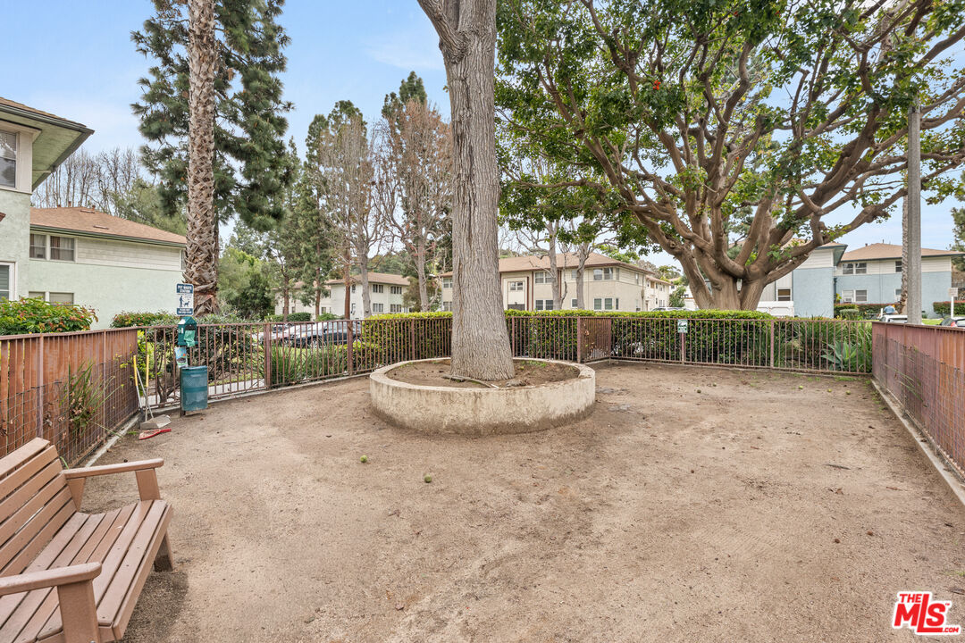 5827 Bowcroft St Unit: 2