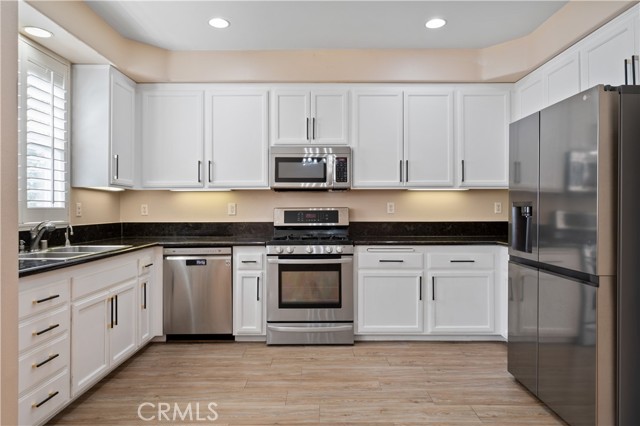 25481 Dodge AVE Unit: 5