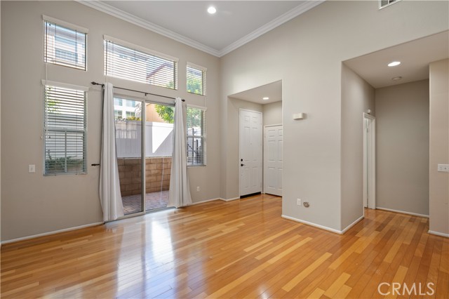 25481 Dodge AVE Unit: 5