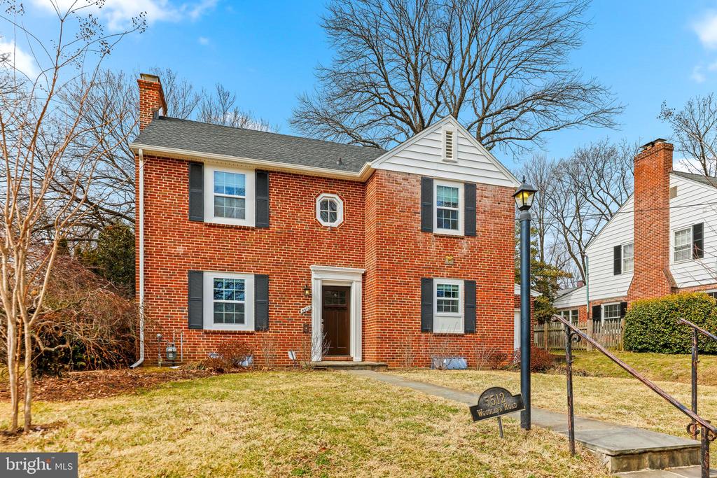 5512 WOODLAWN ROAD