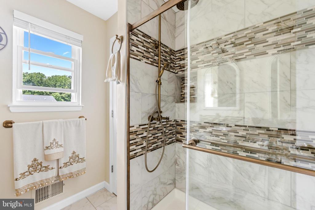 4126 Mary Ridge Dr