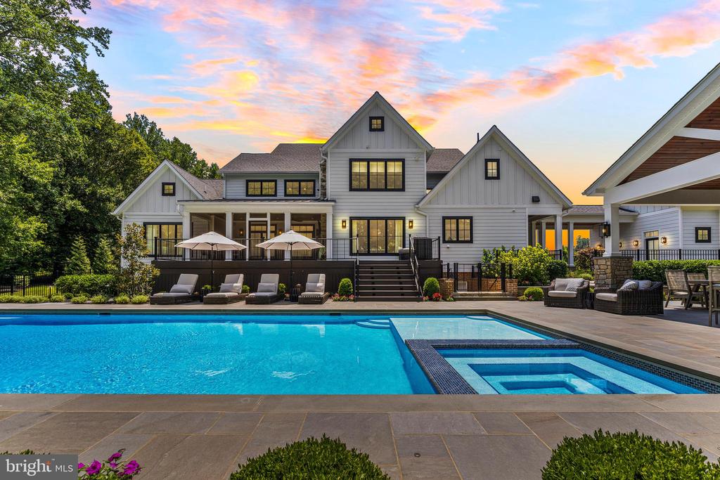 12121 Cecilia Ct