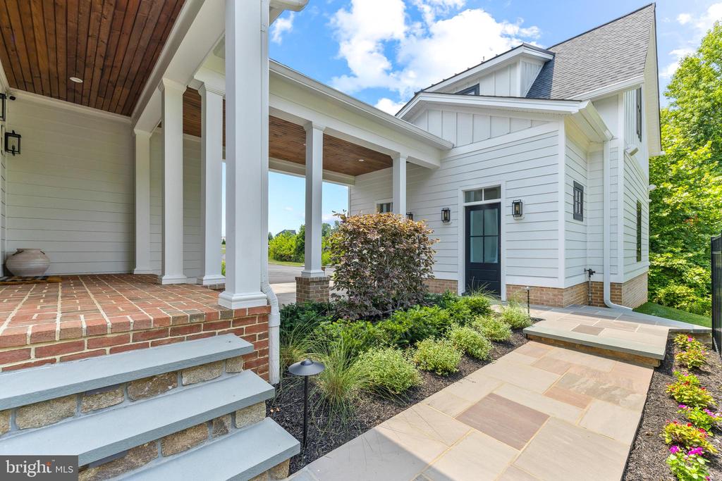 12121 Cecilia Ct
