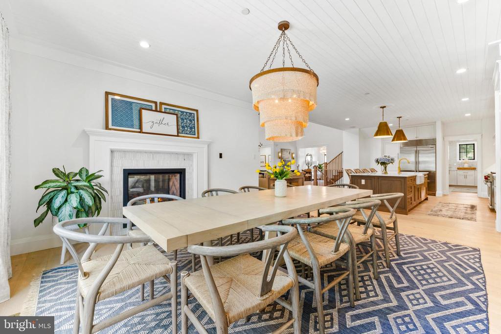 12121 Cecilia Ct