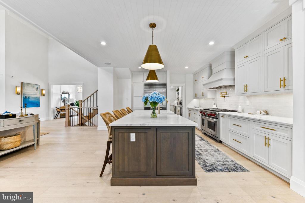 12121 Cecilia Ct