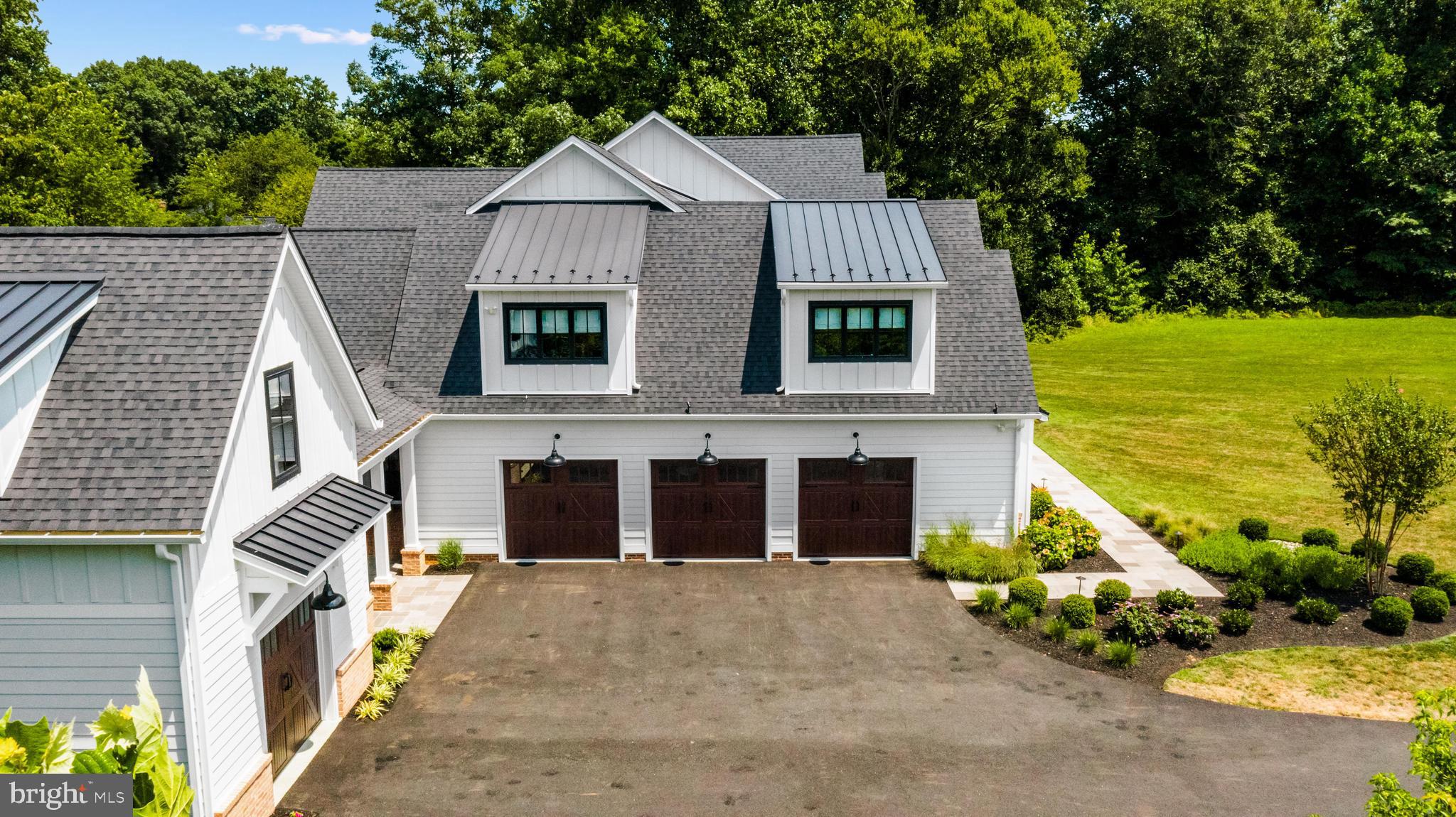 12121 Cecilia Ct