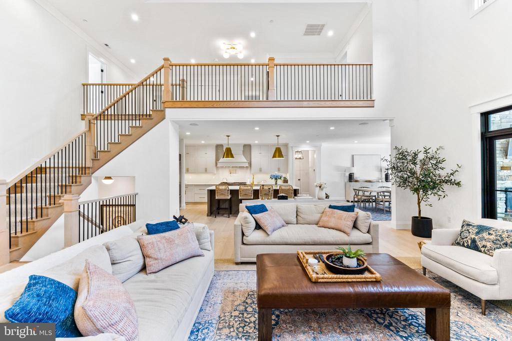 12121 Cecilia Ct