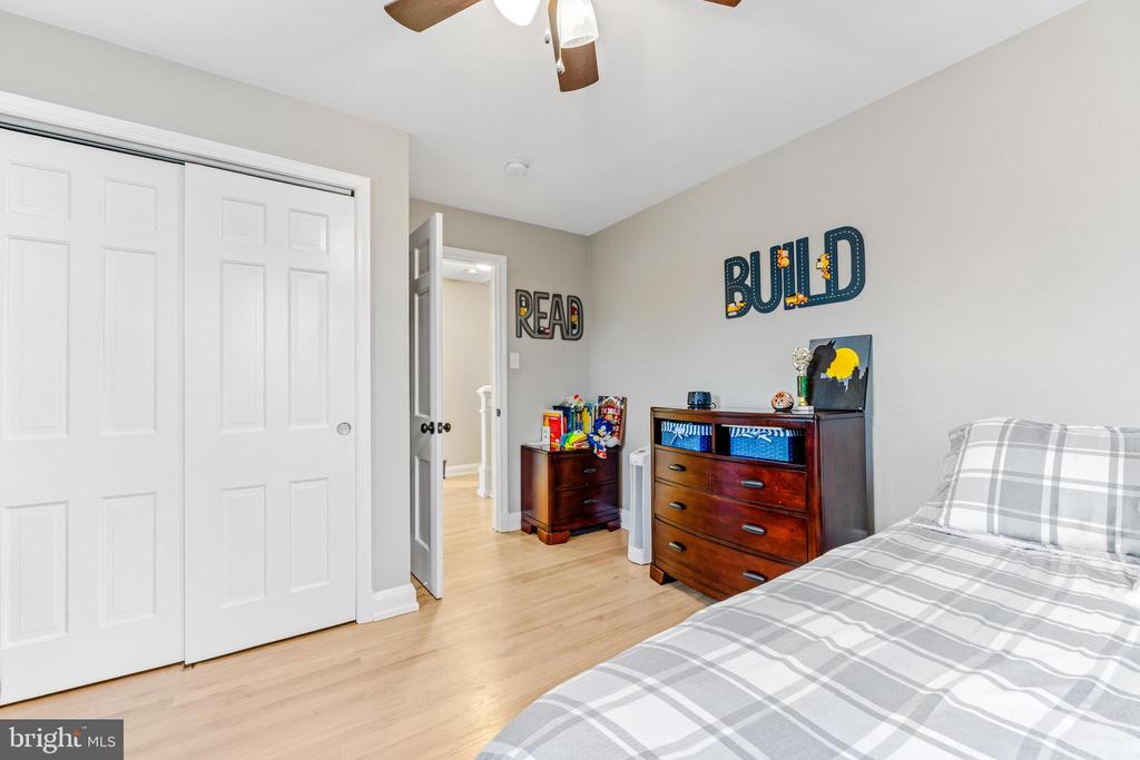 114 E AYLESBURY RD