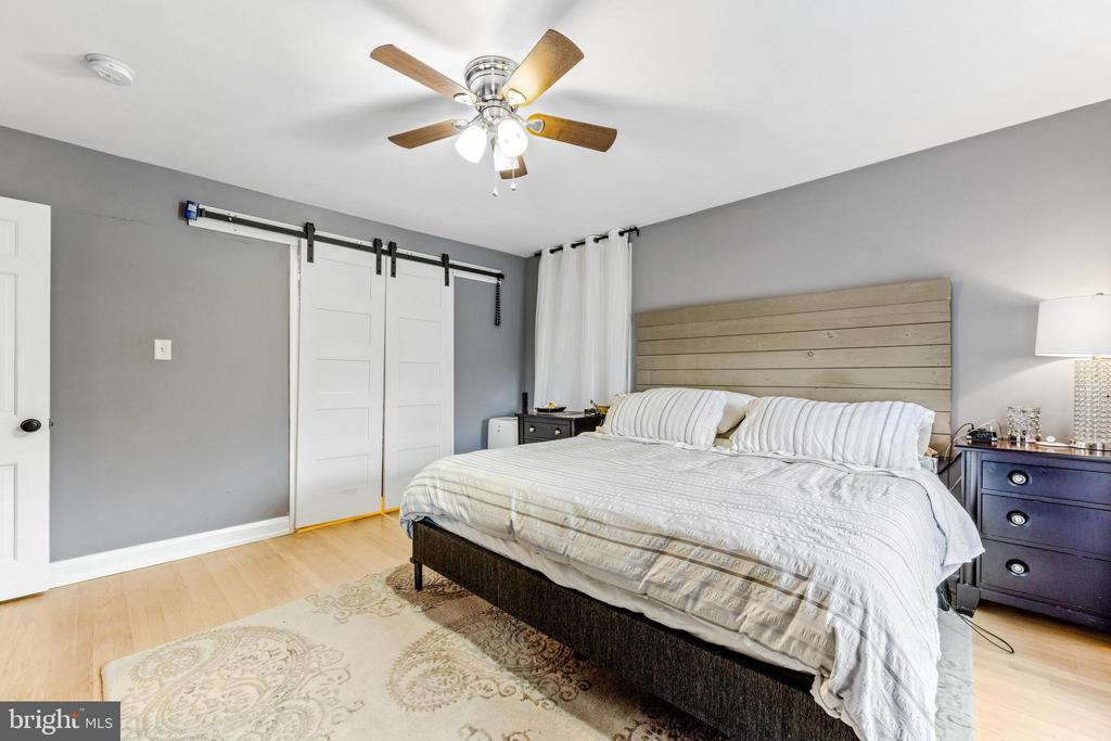 114 E AYLESBURY RD