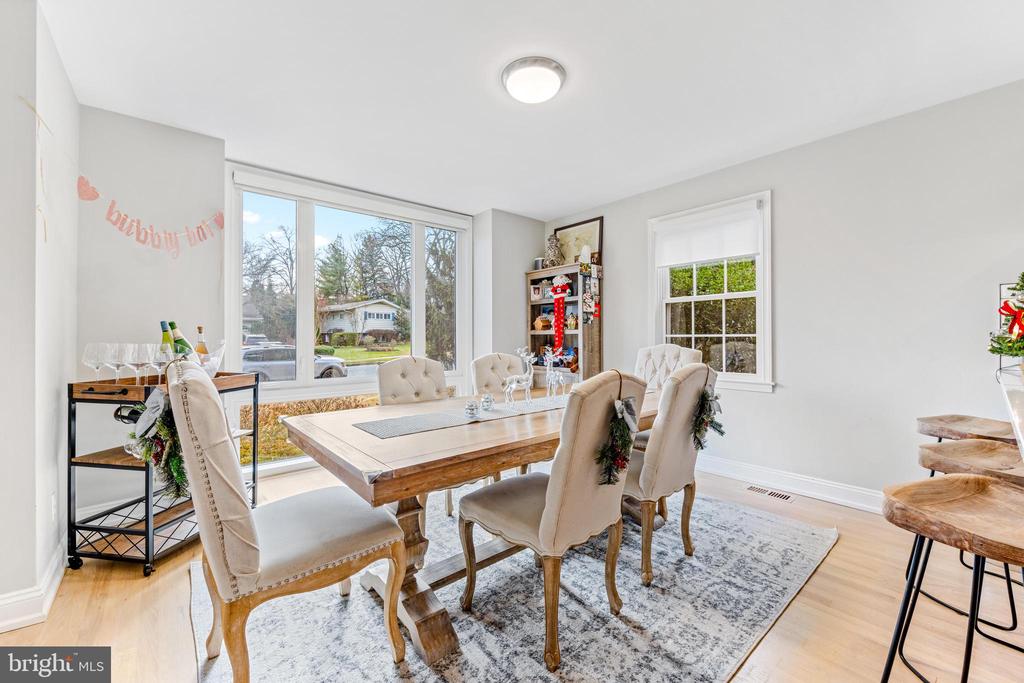 114 E AYLESBURY RD