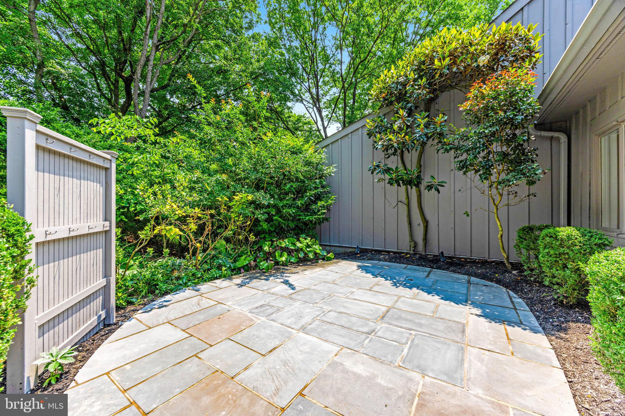 5 Tall Tree Ct